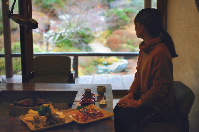 A refuge for adults serving Shamo chicken sukiyaki